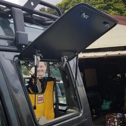 Gull Wing Window Suitable for Land Rover Discovery 1 (4 door) 1989-1998