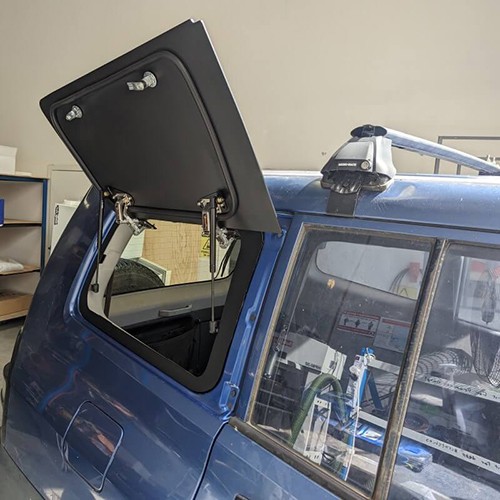 Gullwing Window Suitable For Mitsubishi Pajero Gen3 1999 - 2006 NM NP