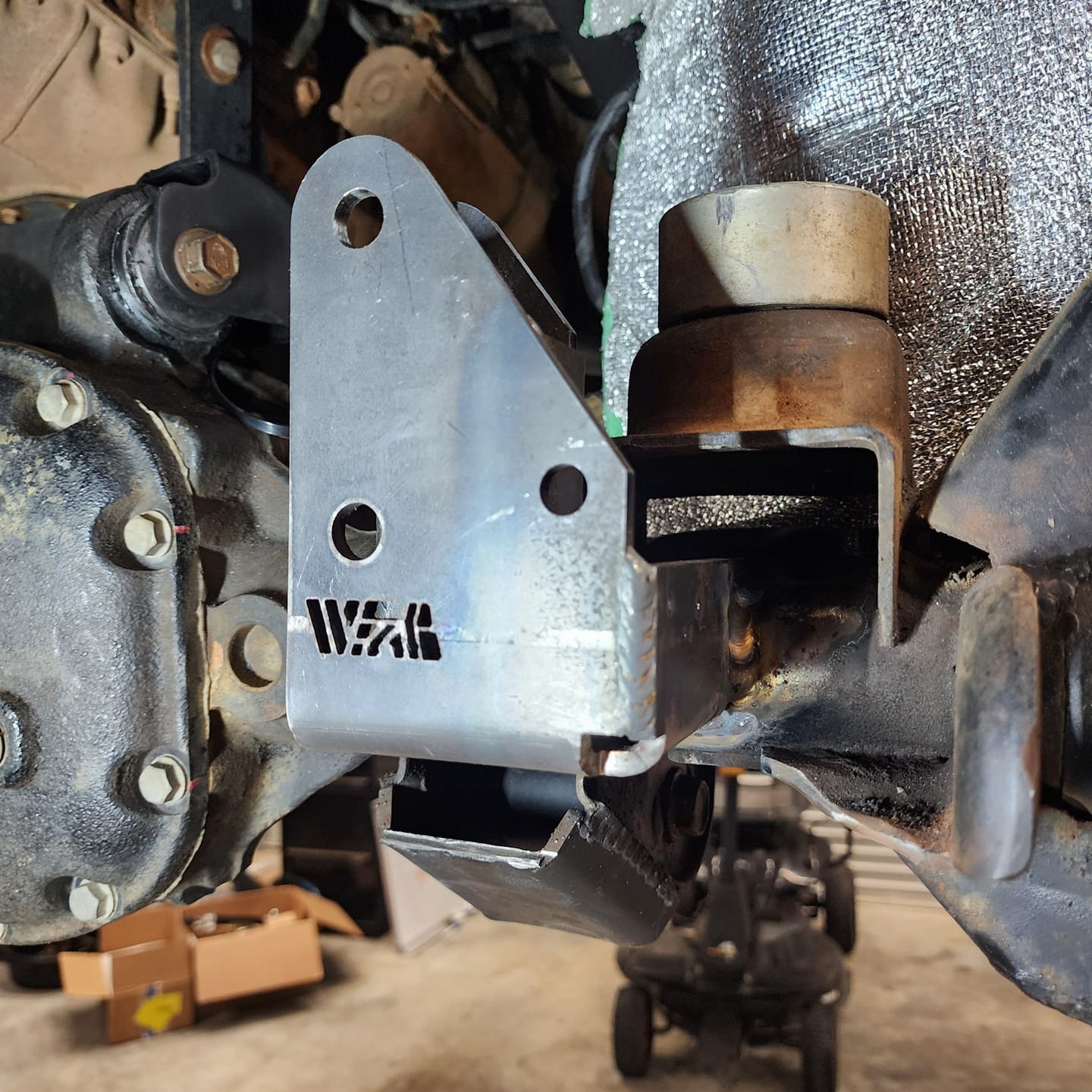 Heavy Duty Weld-On 3" High Steer Front Diff Track Bar Bracket Suitable For Jeep JK & JKU Wrangler 2007-2018 Right Hand Drive